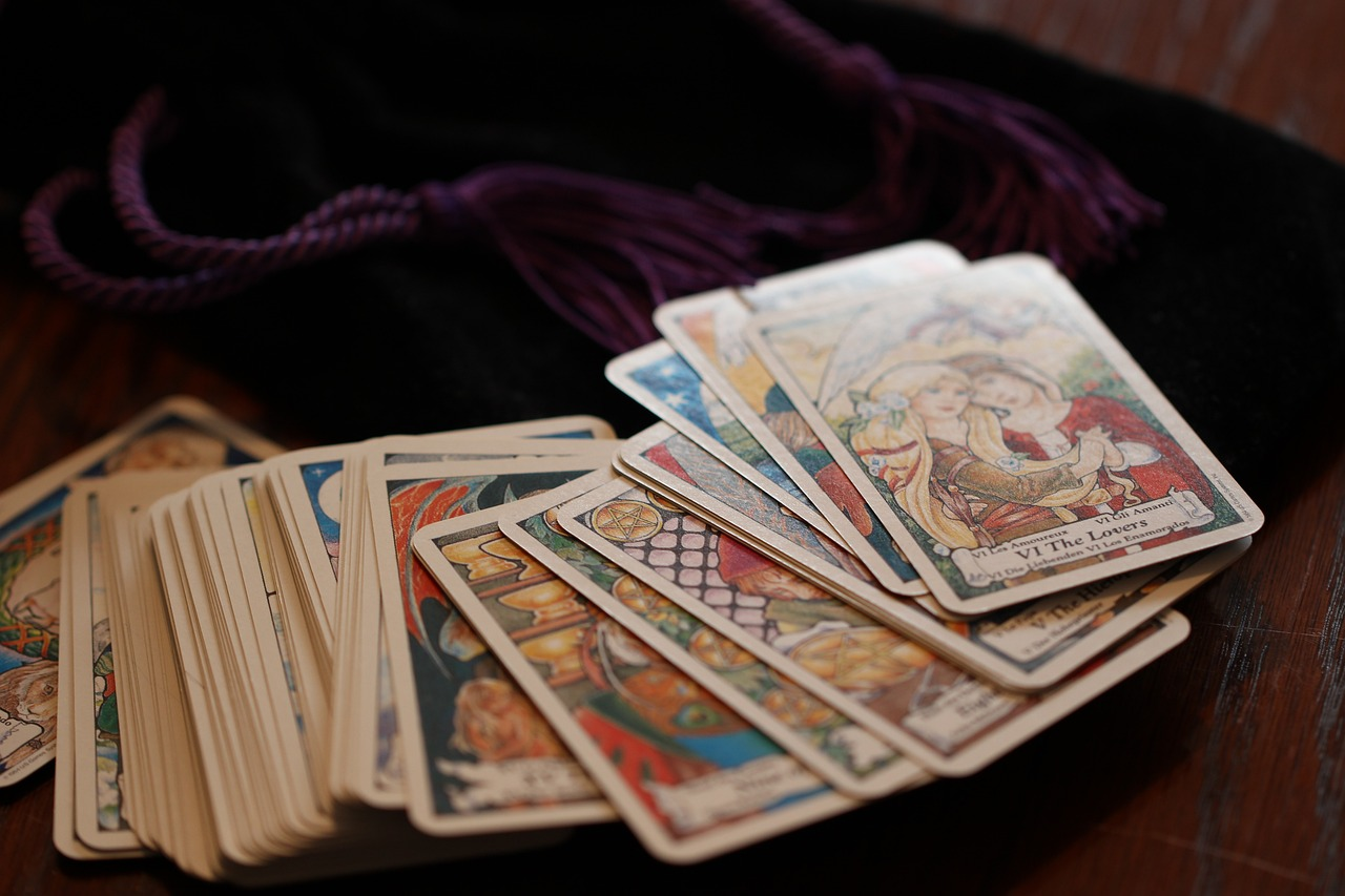 Tarot, Oracle & Books